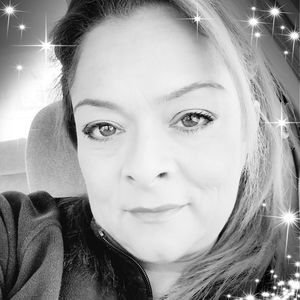 Meet your Posher, Iris